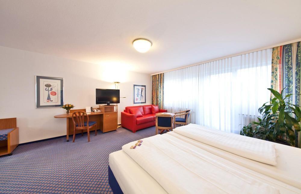 Novum Hotel Boulevard Stuttgart City Bagian luar foto