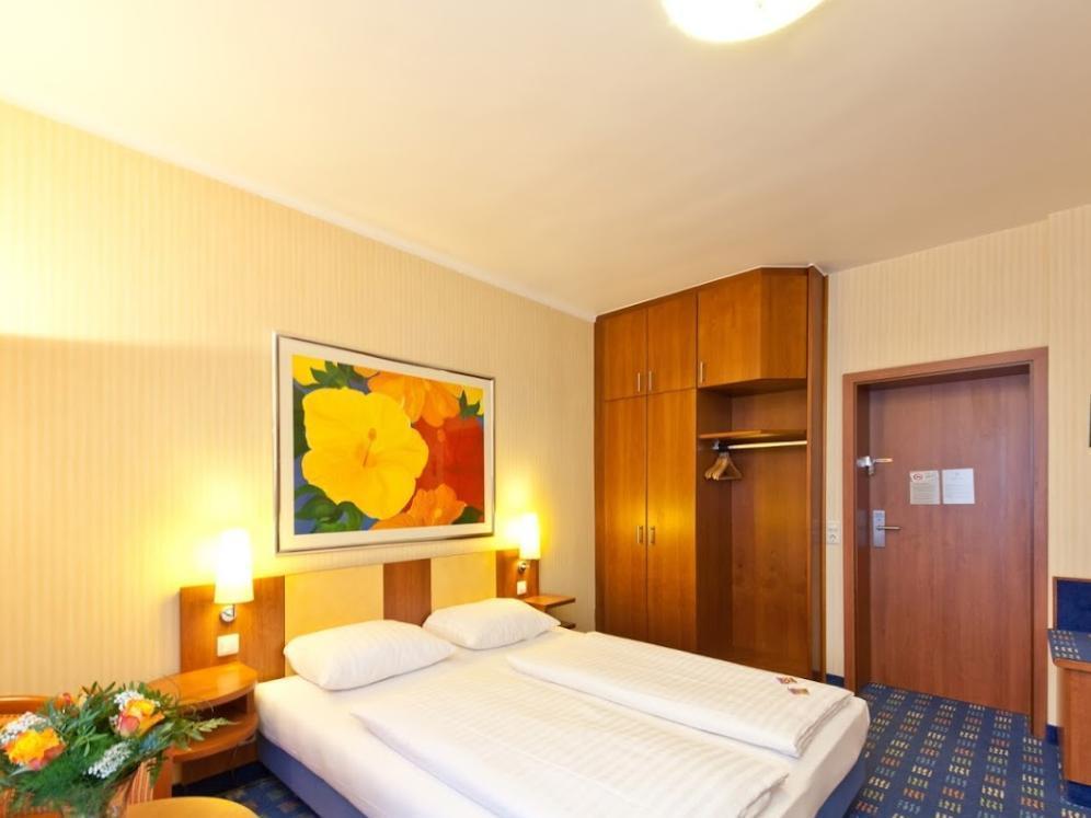Hotel Boulevard Stuttgart Bagian luar foto