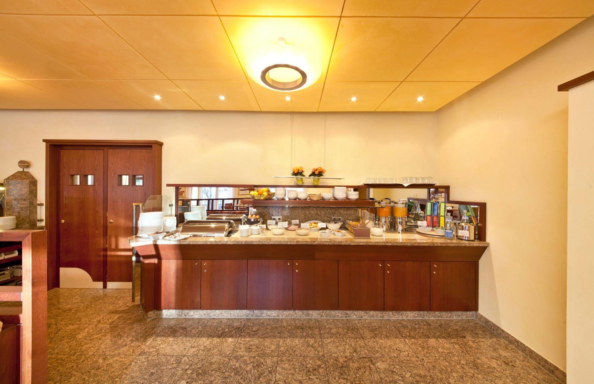 Hotel Boulevard Stuttgart Bagian luar foto