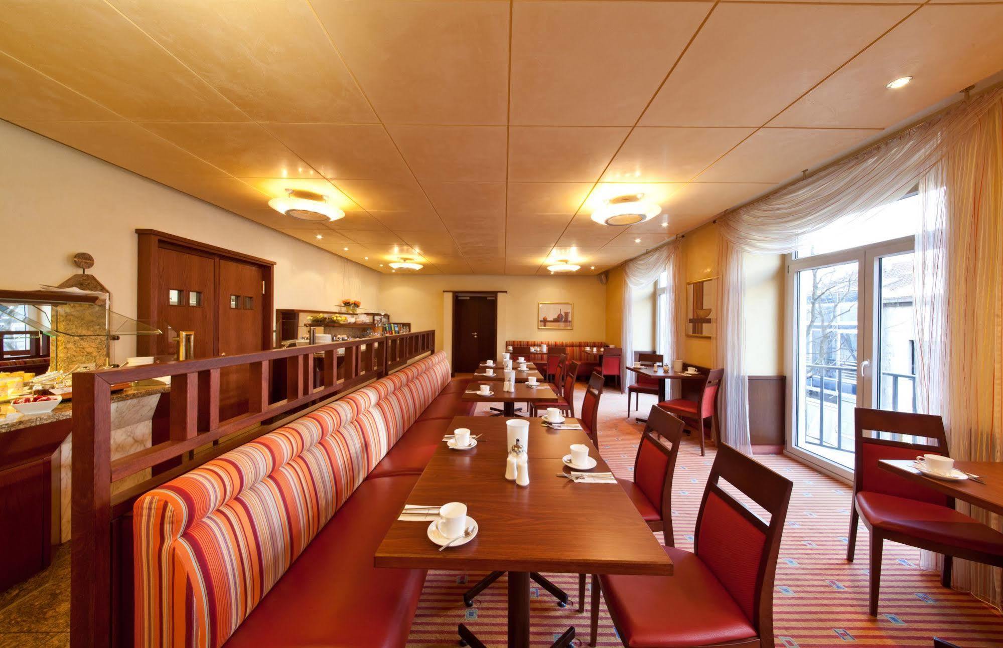Hotel Boulevard Stuttgart Bagian luar foto